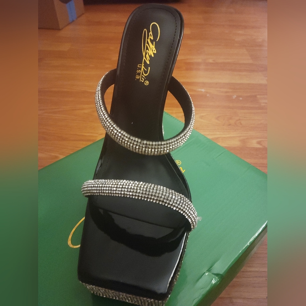 New Rhinestone Platform Heels - Picture 4 of 8